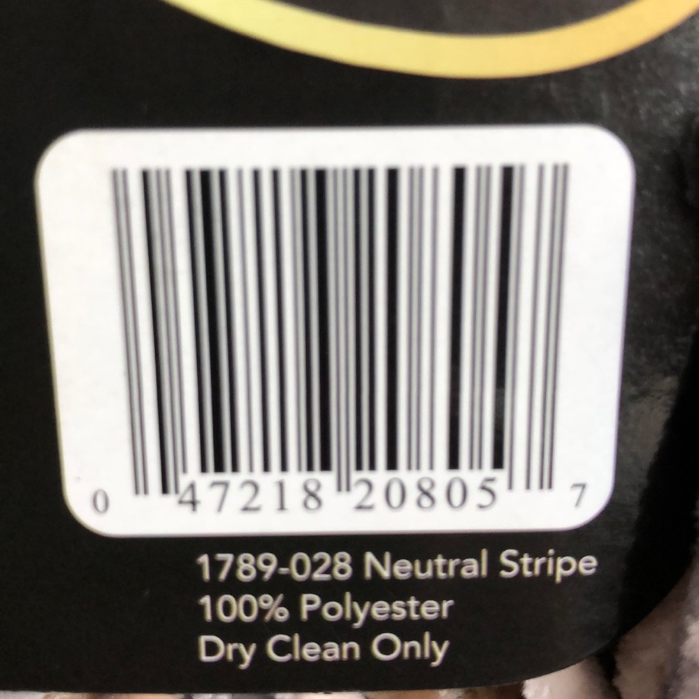 Chenille Throw. - Picture 4 of 5